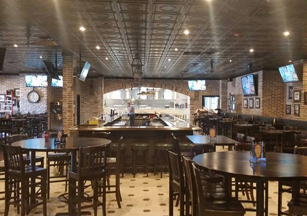 Burnsville, MN | Lucky's 13 Pub