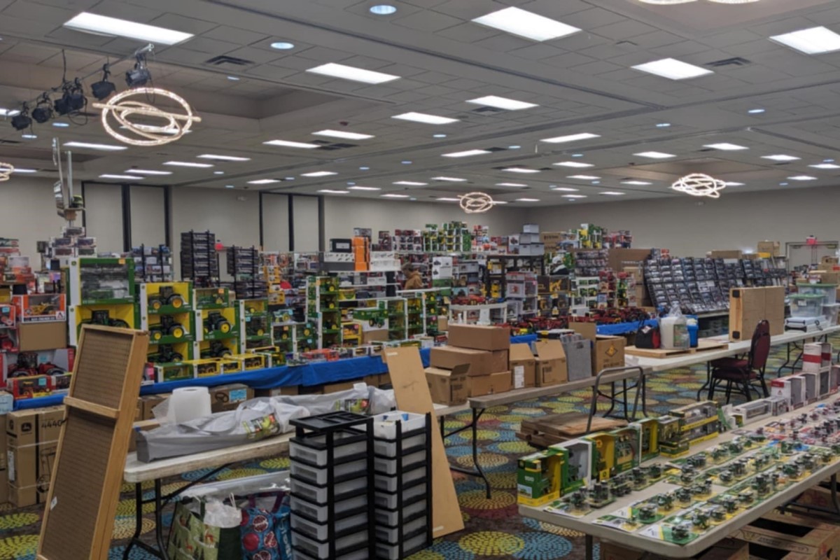 Rock-N-Farm Toy Show Rock-N-Farm Toy Show