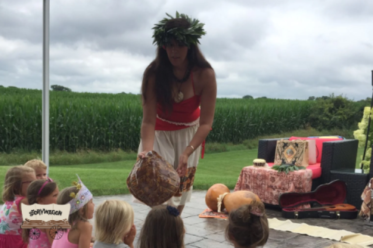 Tuesday Fun: Na Hale Studios Tuesday Fun: Na Hale Studios
